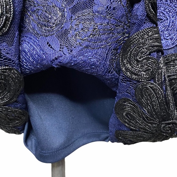 JS Collection Contrast Soutache Sheath Dress - Picture 9 of 14